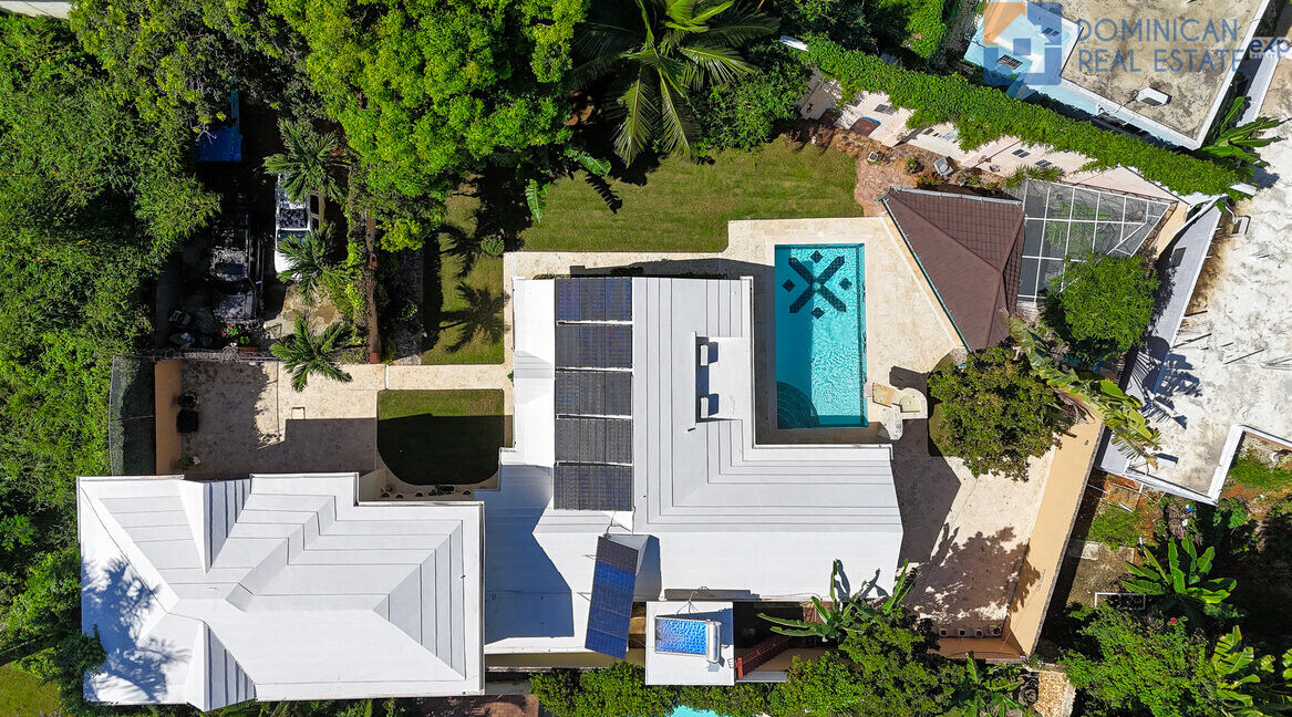 Luxury Villa for Sale in Sosúa, Dominican Republic – Spacious Living, Private Pool, and Solar Sustainability